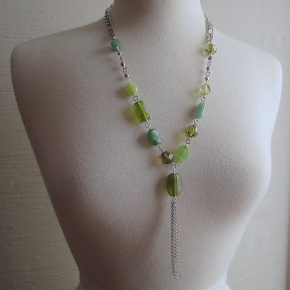 NWOT Artisan Long Light Lime Green Lariat Tassel Y Necklace - Picture 3 of 4